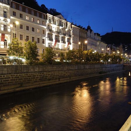 Ea Apartmany Mozart Karlovy Vary Exterior photo