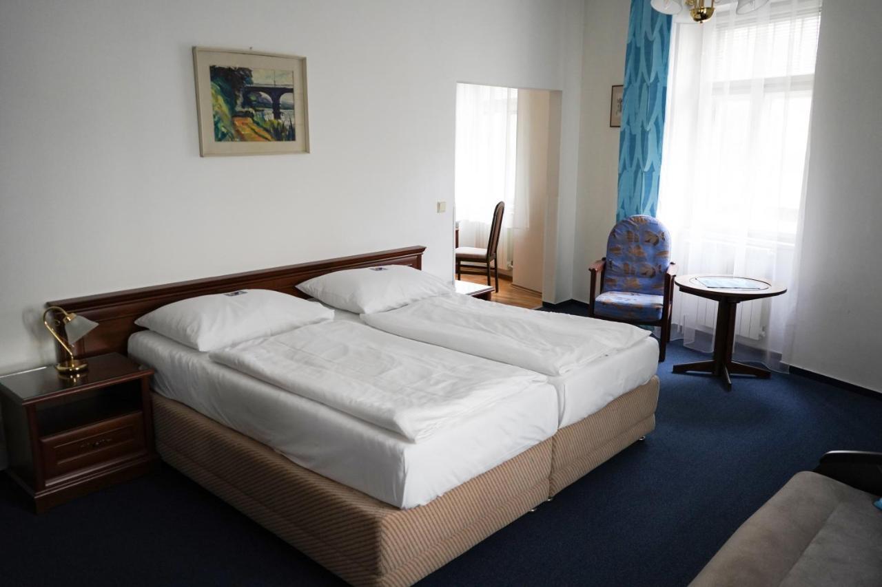 Ea Apartmany Mozart Karlovy Vary Exterior photo