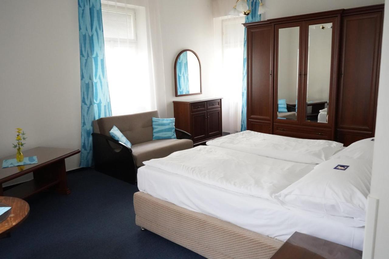 Ea Apartmany Mozart Karlovy Vary Exterior photo